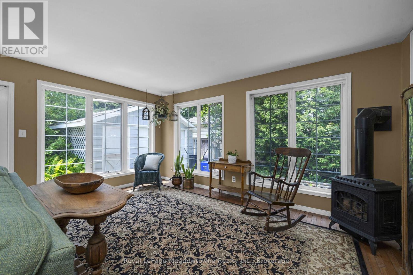 












24 DELREX BOULEVARD

,
Halton Hills (Georgetown),




Ontario
L7G3X7

