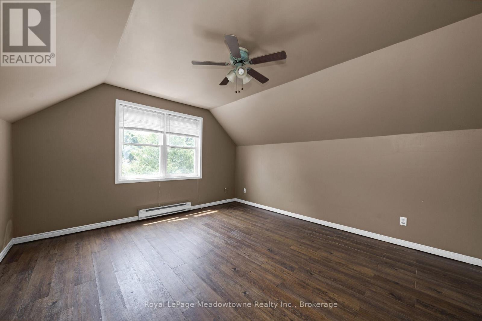 












24 DELREX BOULEVARD

,
Halton Hills (Georgetown),




Ontario
L7G3X7

