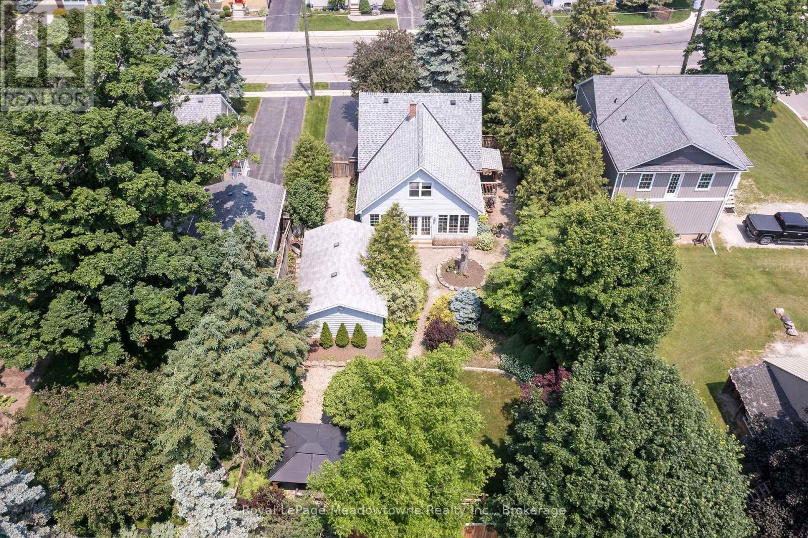












24 DELREX BOULEVARD

,
Halton Hills (Georgetown),




Ontario
L7G3X7

