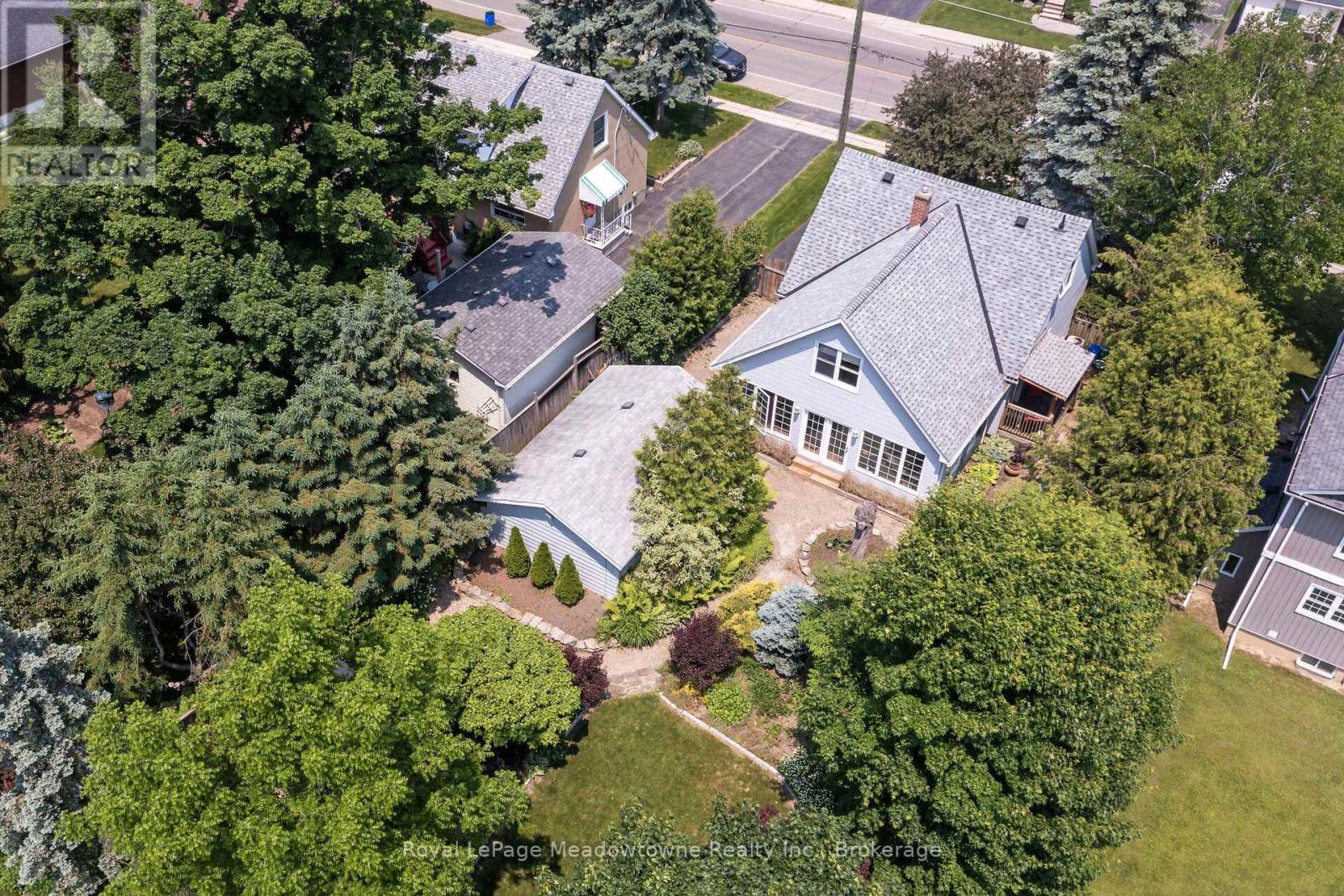 












24 DELREX BOULEVARD

,
Halton Hills (Georgetown),




Ontario
L7G3X7

