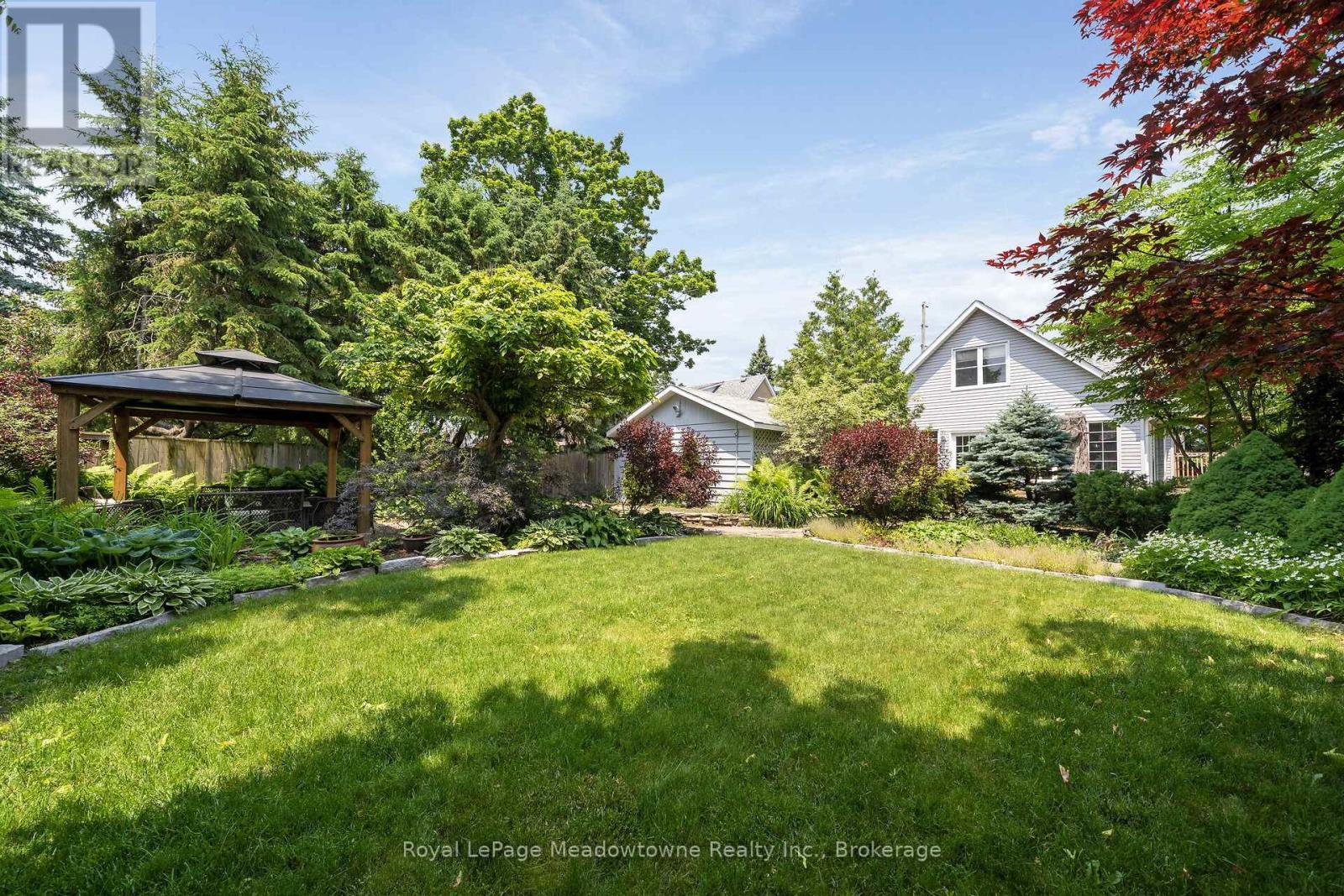 












24 DELREX BOULEVARD

,
Halton Hills (Georgetown),




Ontario
L7G3X7

