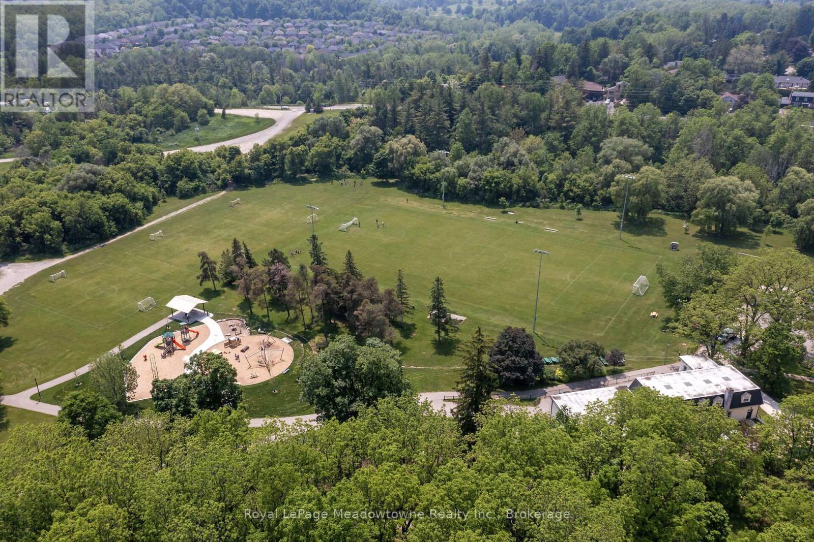 












24 DELREX BOULEVARD

,
Halton Hills (Georgetown),




Ontario
L7G3X7

