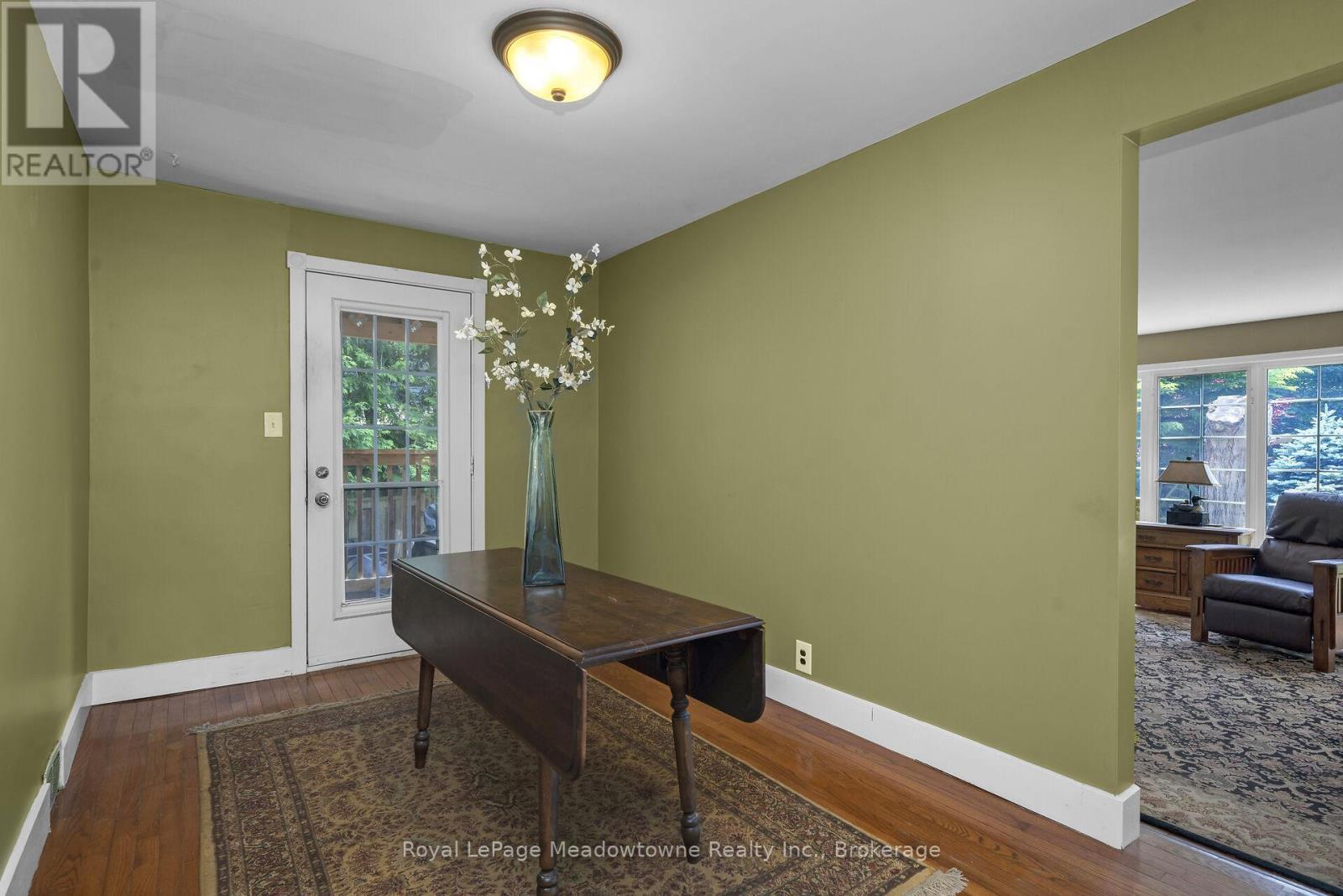 












24 DELREX BOULEVARD

,
Halton Hills (Georgetown),




Ontario
L7G3X7

