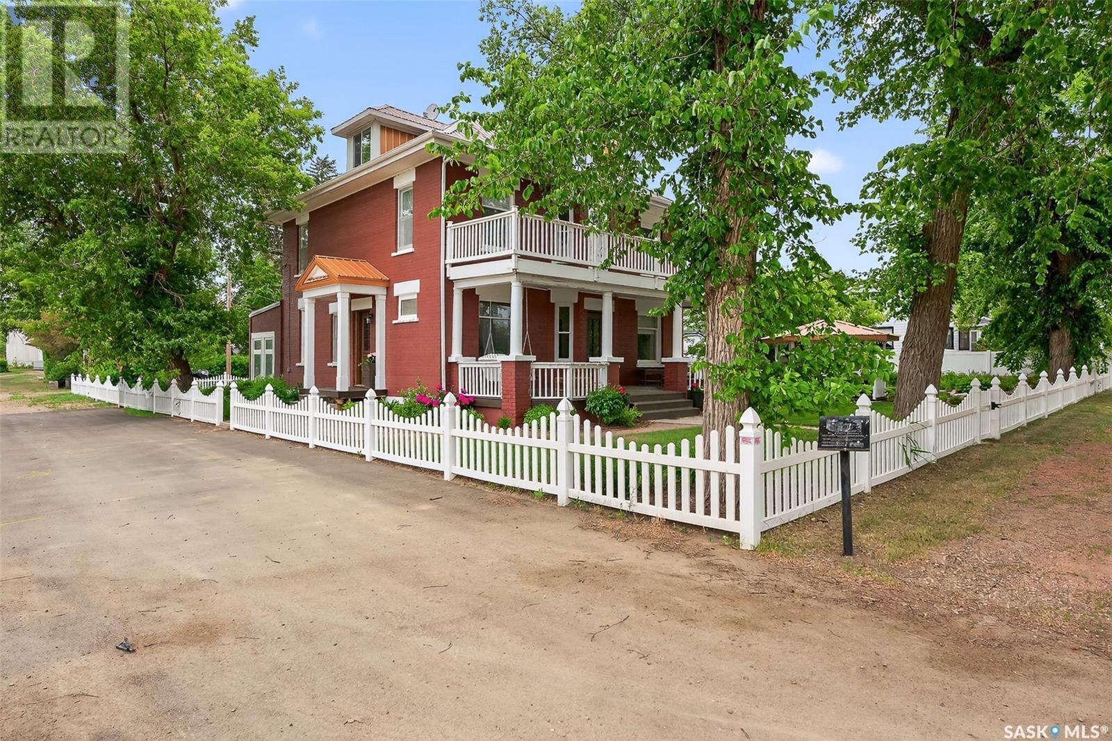 












204 Rose STREET

,
Mortlach,




Saskatchewan
S0H3E0


