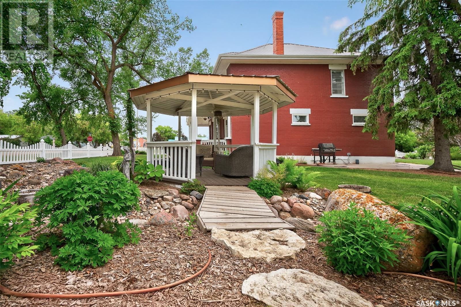 












204 Rose STREET

,
Mortlach,




Saskatchewan
S0H3E0

