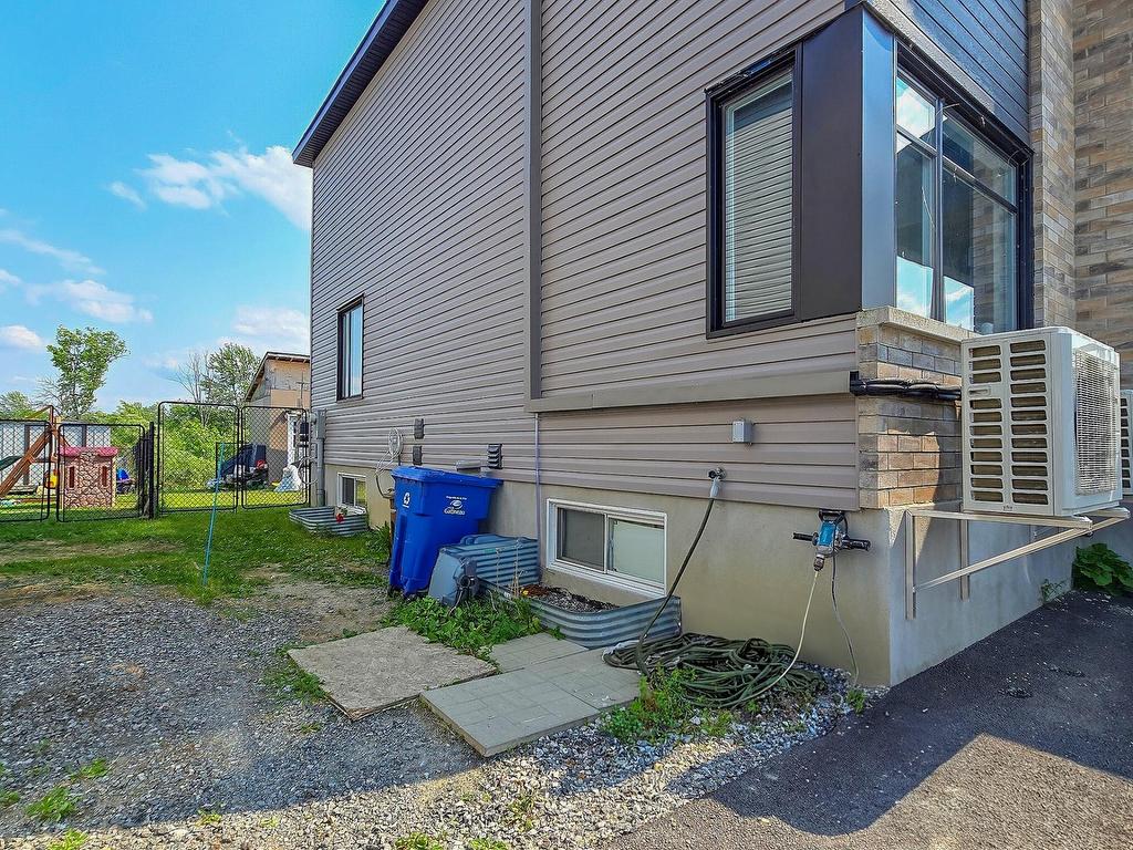 









309


Rue des Becs-Scie

,
Masson-Angers (Gatineau),




QC
J8M0C1

