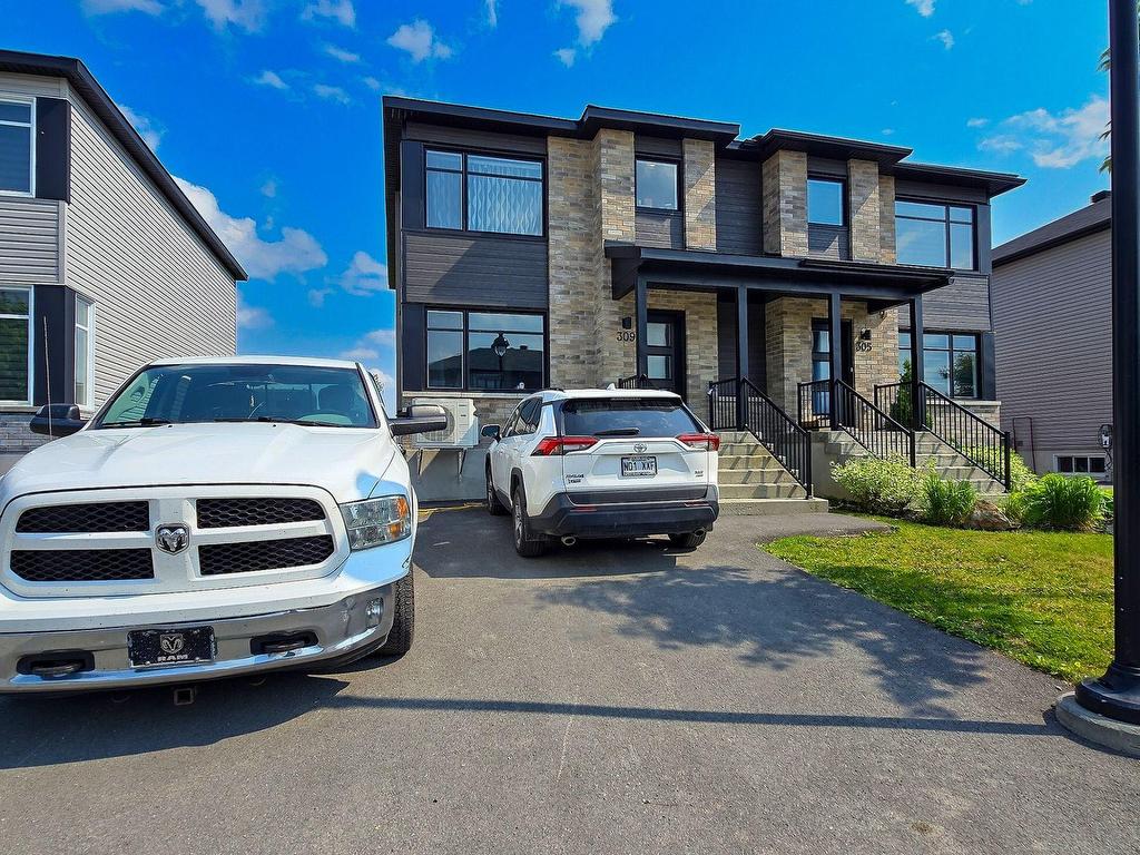 









309


Rue des Becs-Scie

,
Masson-Angers (Gatineau),




QC
J8M0C1

