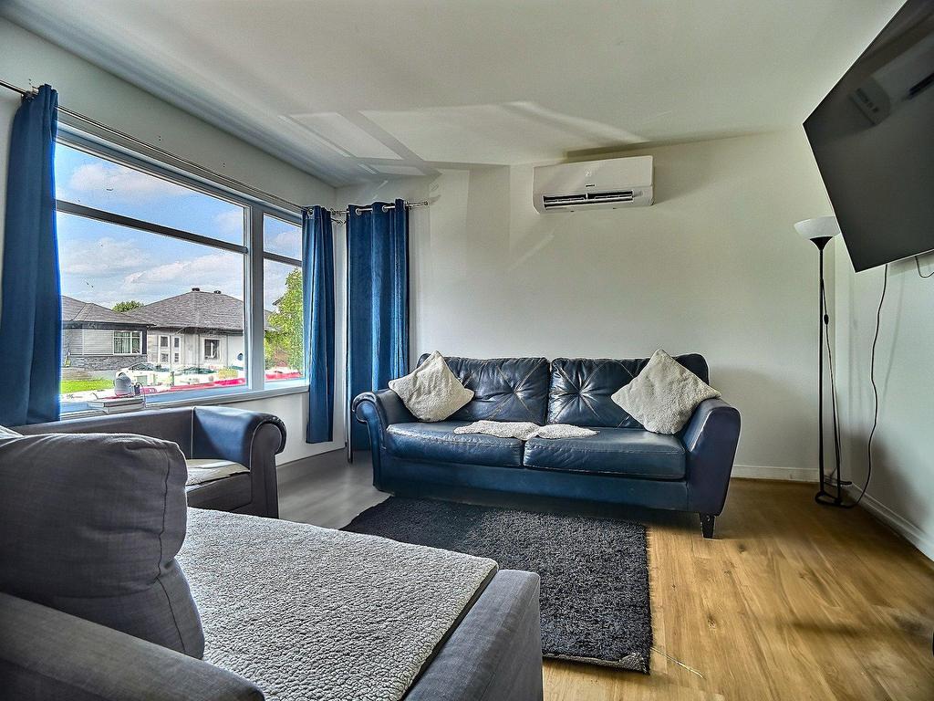 









309


Rue des Becs-Scie

,
Masson-Angers (Gatineau),




QC
J8M0C1

