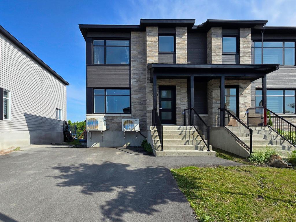 









309


Rue des Becs-Scie

,
Masson-Angers (Gatineau),




QC
J8M0C1

