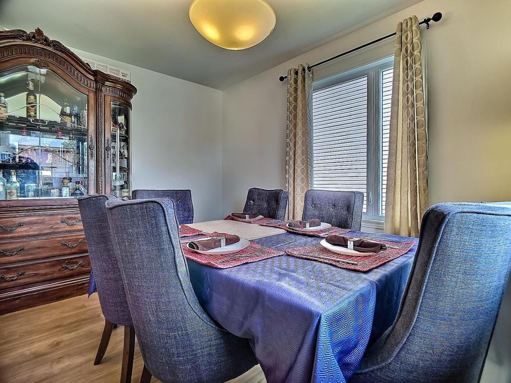 









309


Rue des Becs-Scie

,
Masson-Angers (Gatineau),




QC
J8M0C1

