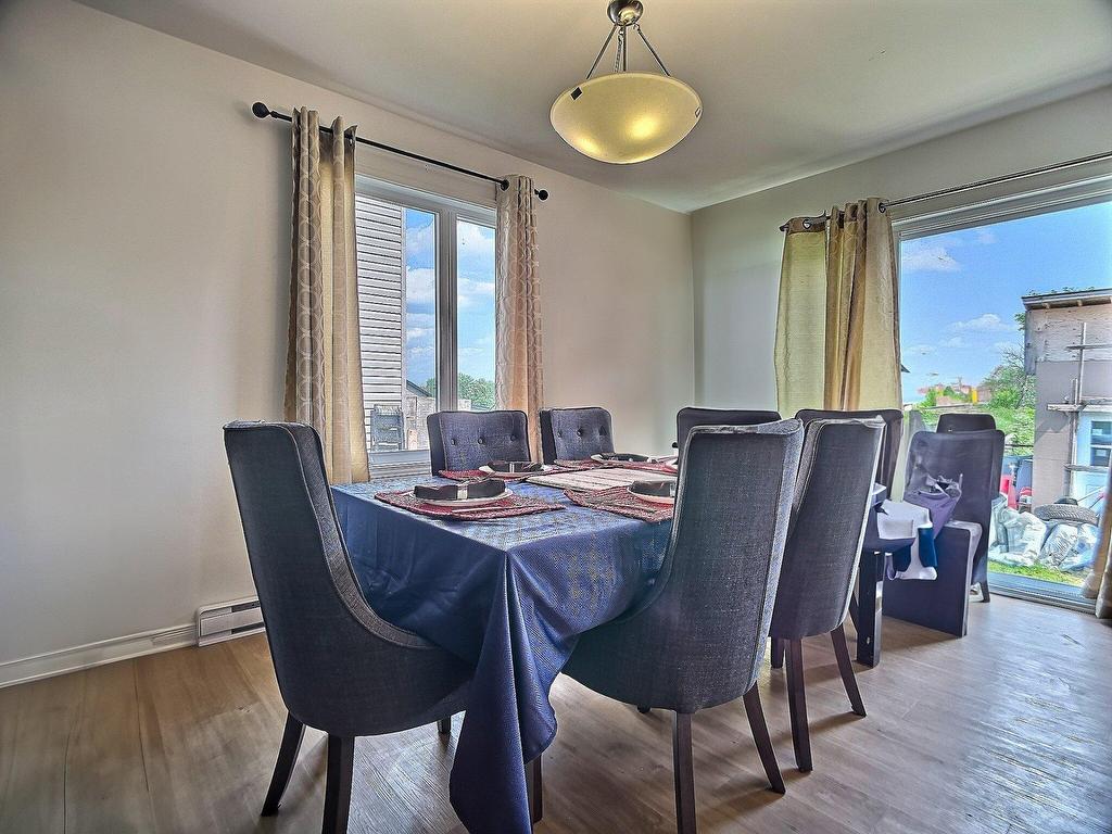 









309


Rue des Becs-Scie

,
Masson-Angers (Gatineau),




QC
J8M0C1

