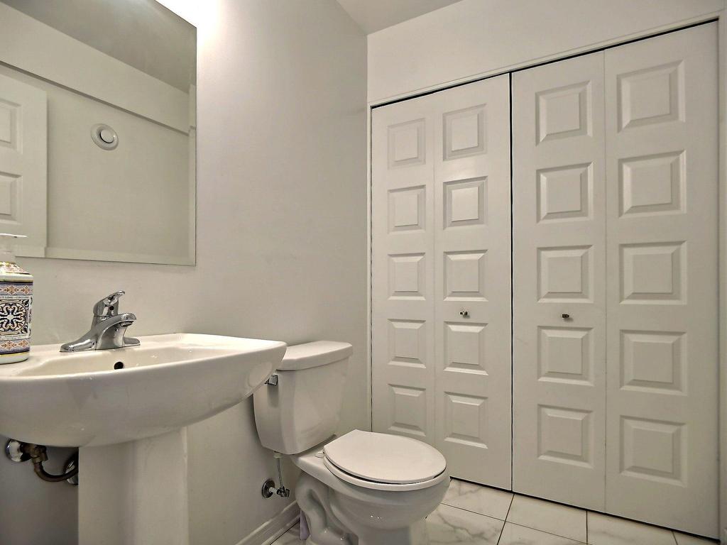 









309


Rue des Becs-Scie

,
Masson-Angers (Gatineau),




QC
J8M0C1

