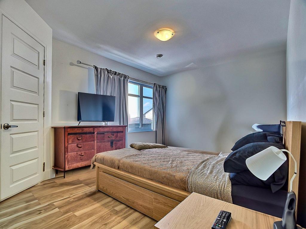 









309


Rue des Becs-Scie

,
Masson-Angers (Gatineau),




QC
J8M0C1

