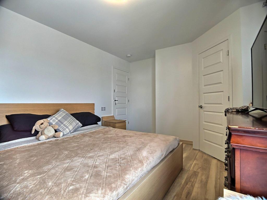 









309


Rue des Becs-Scie

,
Masson-Angers (Gatineau),




QC
J8M0C1

