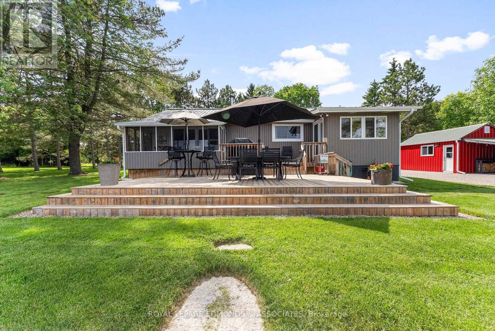 












2106 LA PASSE ROAD

,
Whitewater Region,




Ontario
K0J1C0

