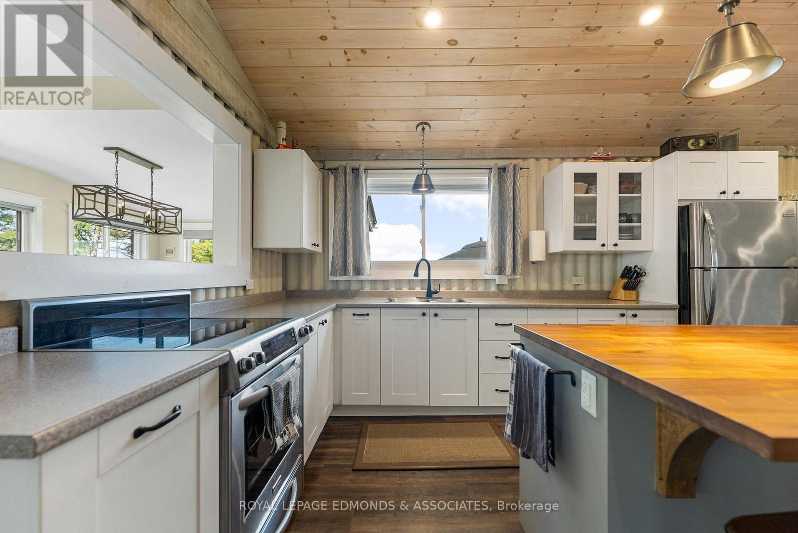 












2106 LA PASSE ROAD

,
Whitewater Region,




Ontario
K0J1C0

