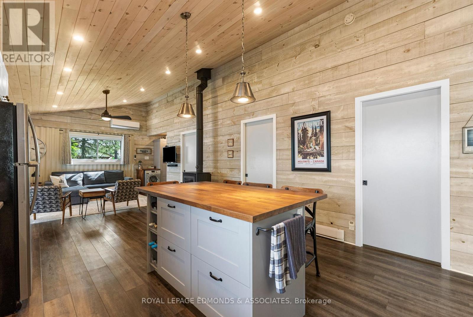 












2106 LA PASSE ROAD

,
Whitewater Region,




Ontario
K0J1C0

