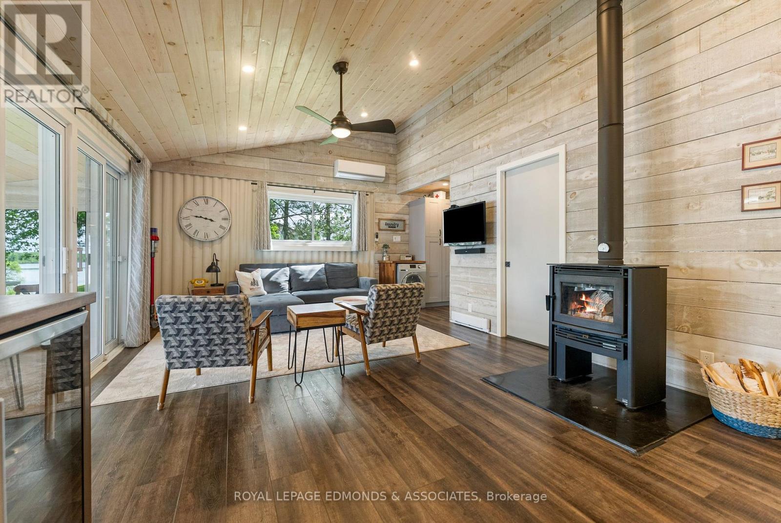 












2106 LA PASSE ROAD

,
Whitewater Region,




Ontario
K0J1C0

