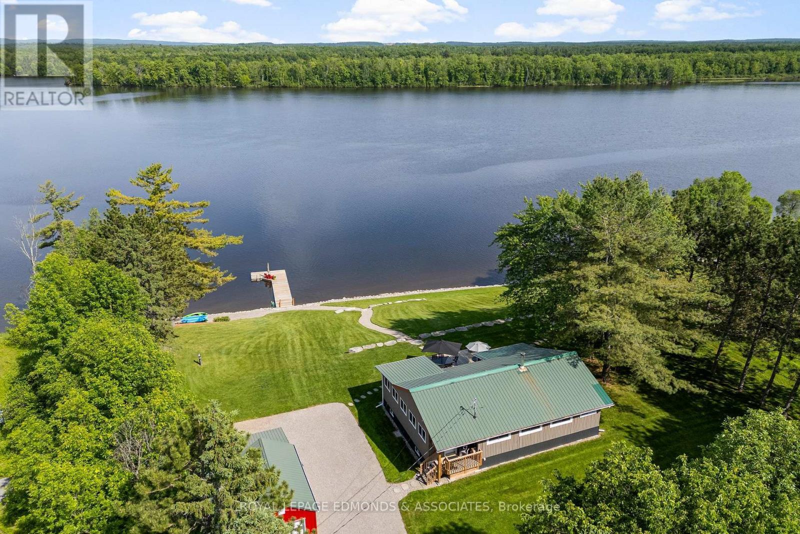 












2106 LA PASSE ROAD

,
Whitewater Region,




Ontario
K0J1C0

