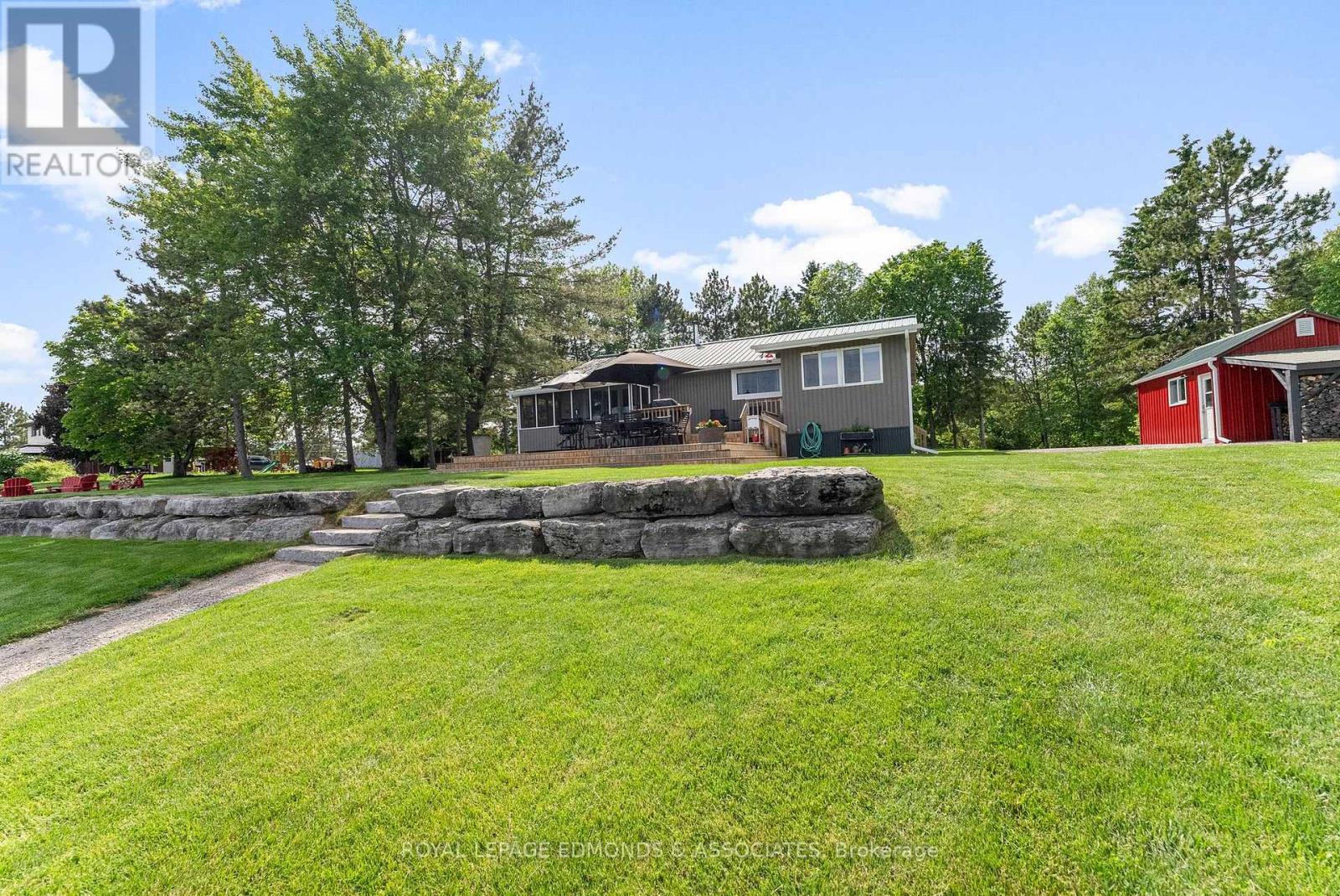 












2106 LA PASSE ROAD

,
Whitewater Region,




Ontario
K0J1C0

