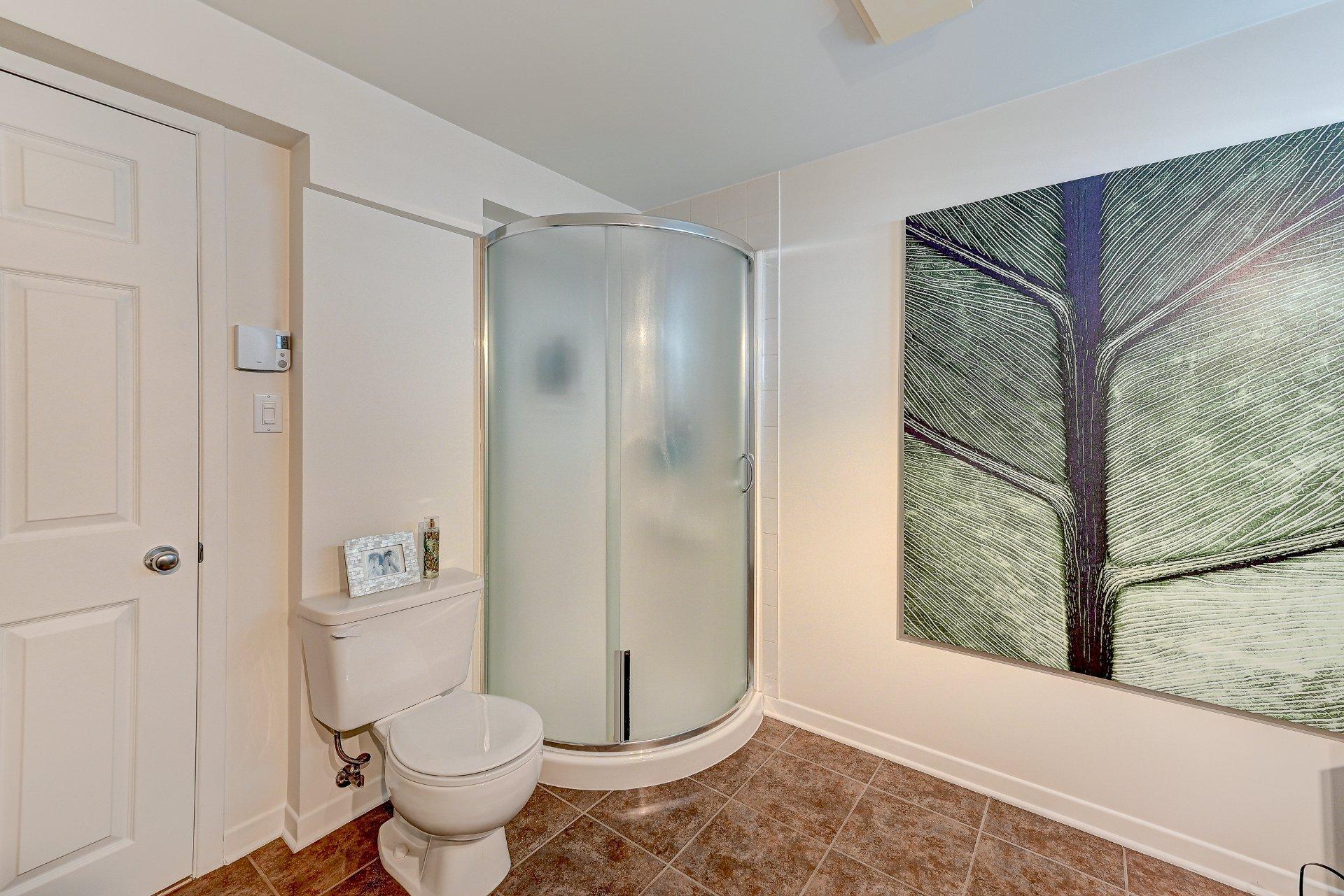 









280


Rue des Tulipes

,
Sainte-Catherine,




QC
J5C1N4

