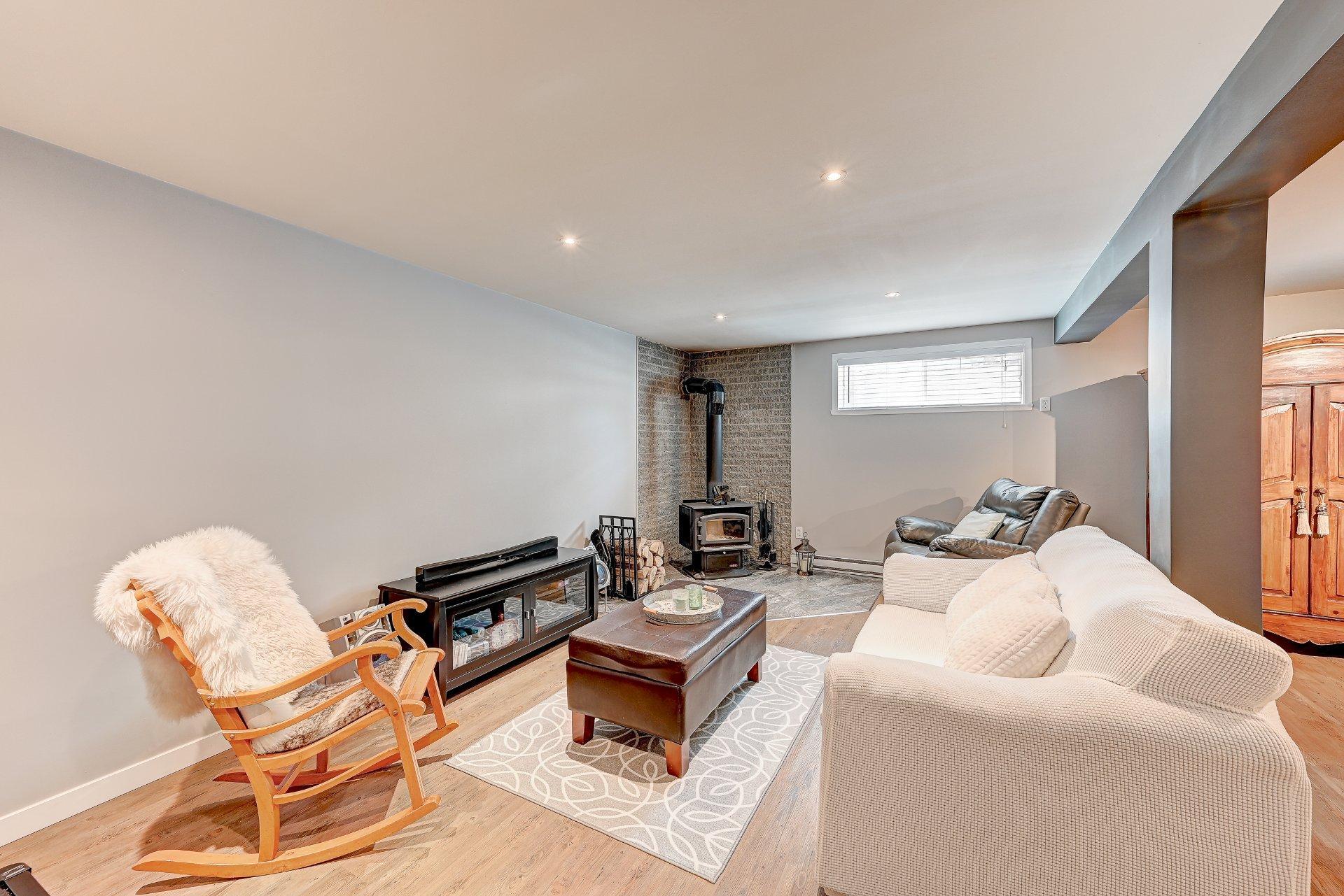 









280


Rue des Tulipes

,
Sainte-Catherine,




QC
J5C1N4

