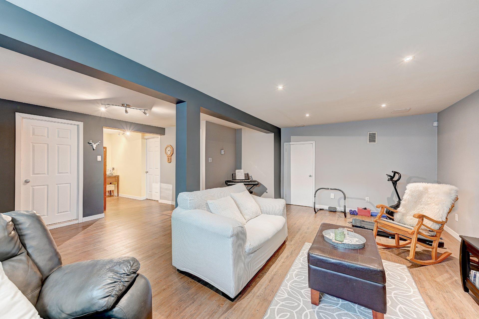 









280


Rue des Tulipes

,
Sainte-Catherine,




QC
J5C1N4

