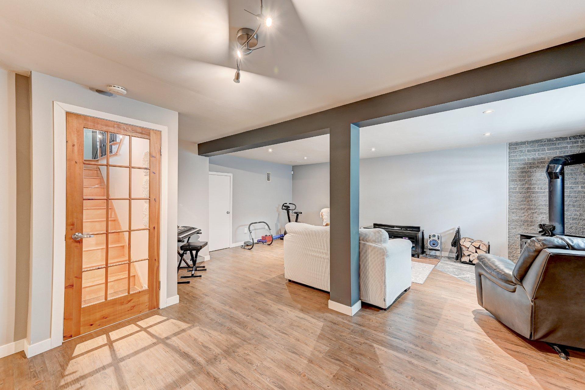 









280


Rue des Tulipes

,
Sainte-Catherine,




QC
J5C1N4

