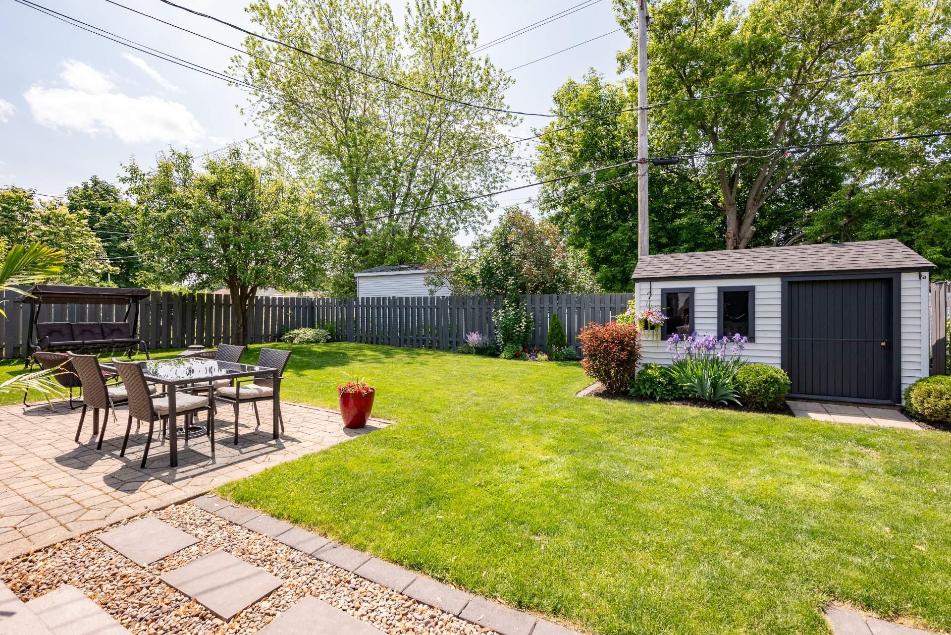 









280


Rue des Tulipes

,
Sainte-Catherine,




QC
J5C1N4

