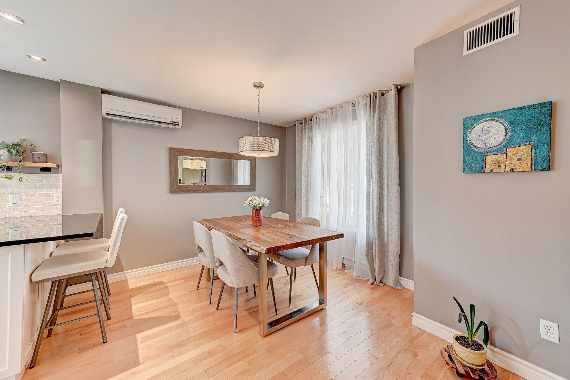 









280


Rue des Tulipes

,
Sainte-Catherine,




QC
J5C1N4

