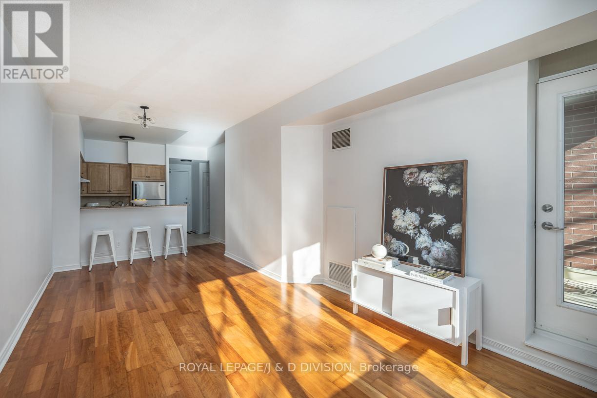 












207 - 485 ROSEWELL AVENUE

,
Toronto,




Ontario
M4R2J2


