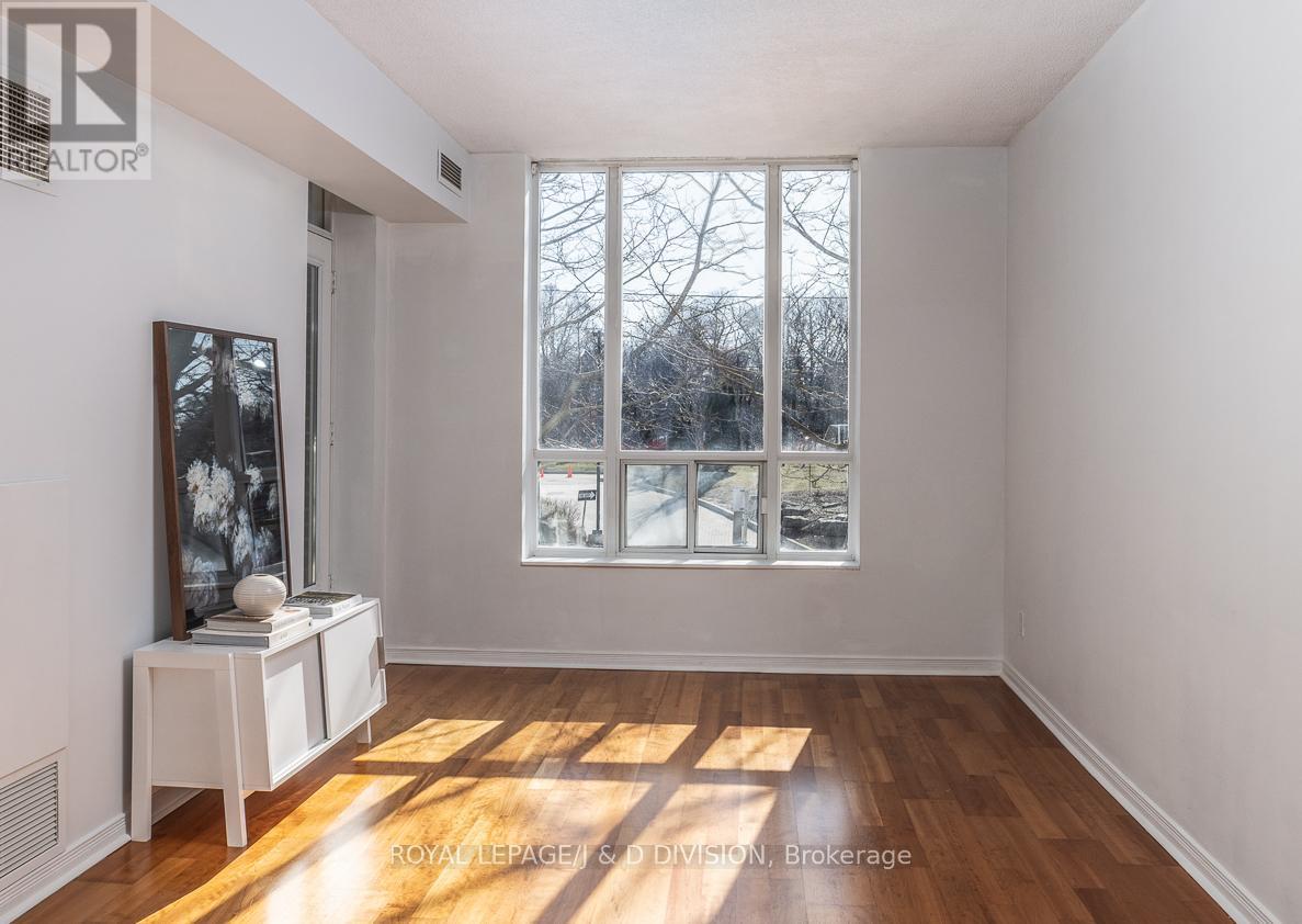 












207 - 485 ROSEWELL AVENUE

,
Toronto,




Ontario
M4R2J2

