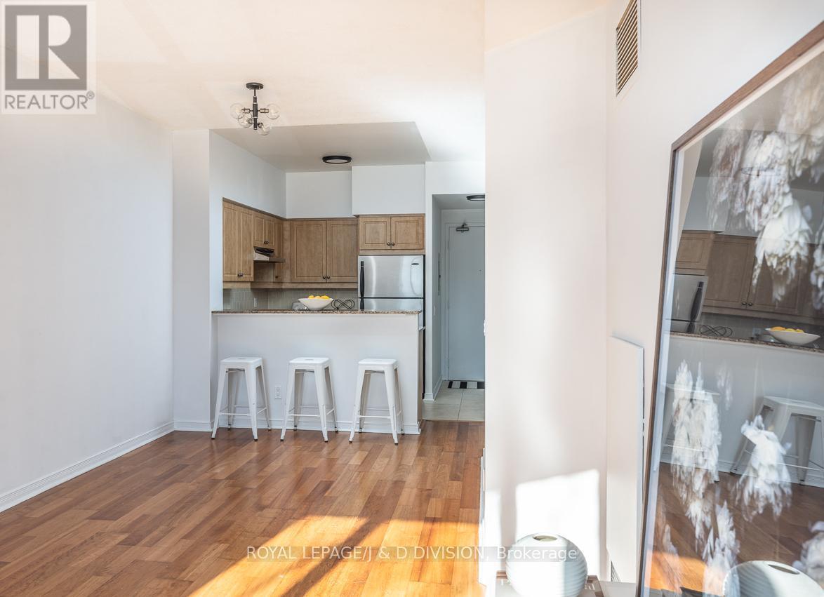 












207 - 485 ROSEWELL AVENUE

,
Toronto,




Ontario
M4R2J2

