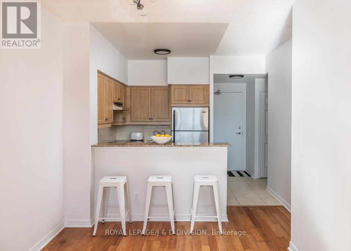 












207 - 485 ROSEWELL AVENUE

,
Toronto,




Ontario
M4R2J2

