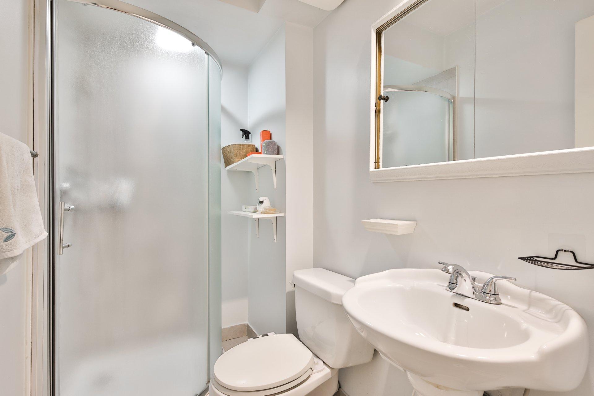 









3820


Ch. de la Côte-de-Liesse

,
Mont-Royal,




QC
H4N2P5

