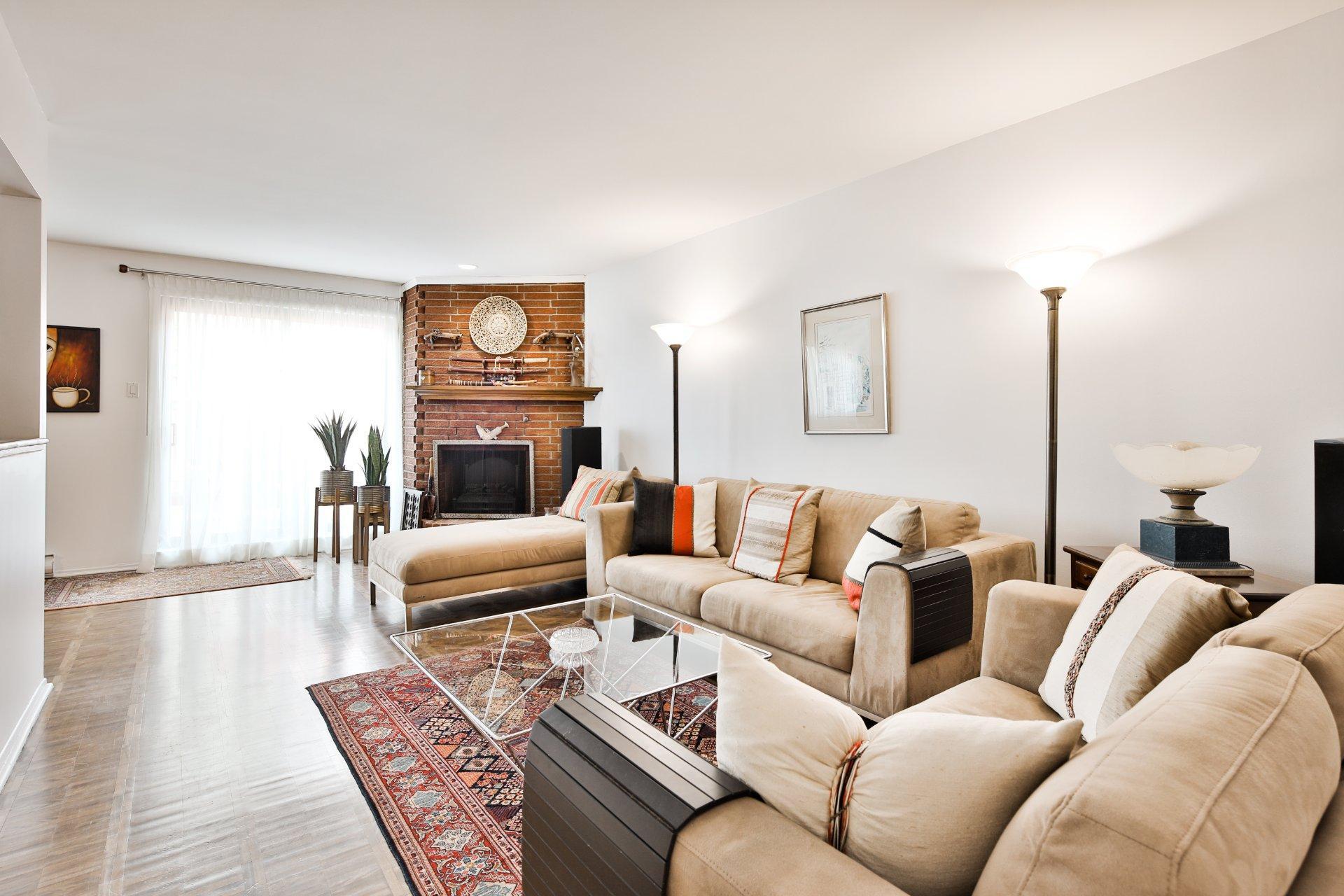 









3820


Ch. de la Côte-de-Liesse

,
Mont-Royal,




QC
H4N2P5


