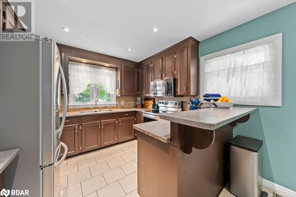












1036 WAGARVILLE Road

,
Parham,




Ontario
K0H2K0

