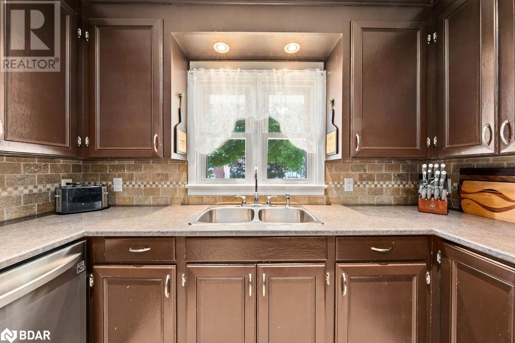 












1036 WAGARVILLE Road

,
Parham,




Ontario
K0H2K0

