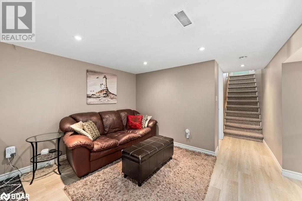 












1036 WAGARVILLE Road

,
Parham,




Ontario
K0H2K0

