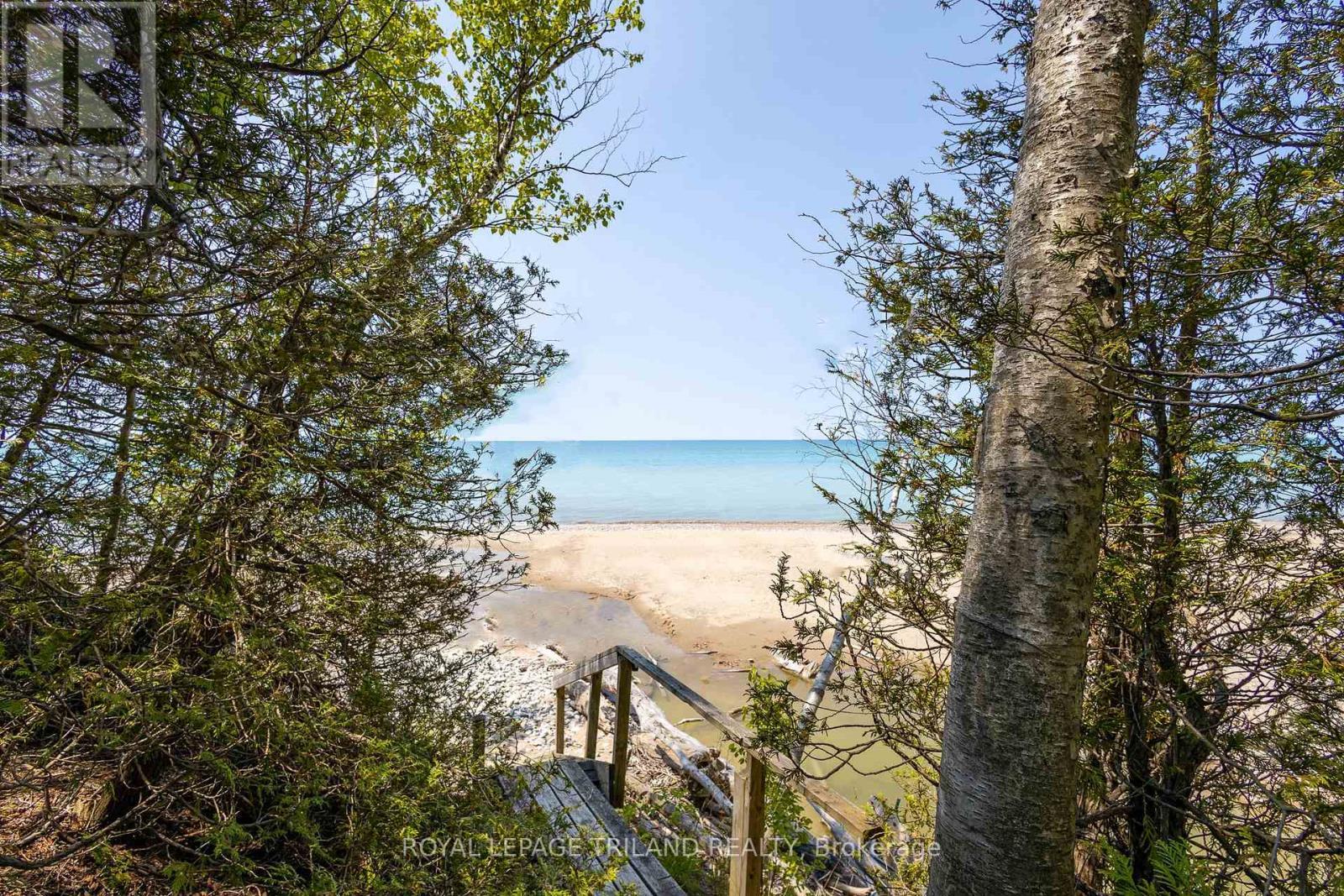 












75331 GLITTER BAY CRESCENT

,
Bluewater (Stanley),




Ontario
N0M1G0

