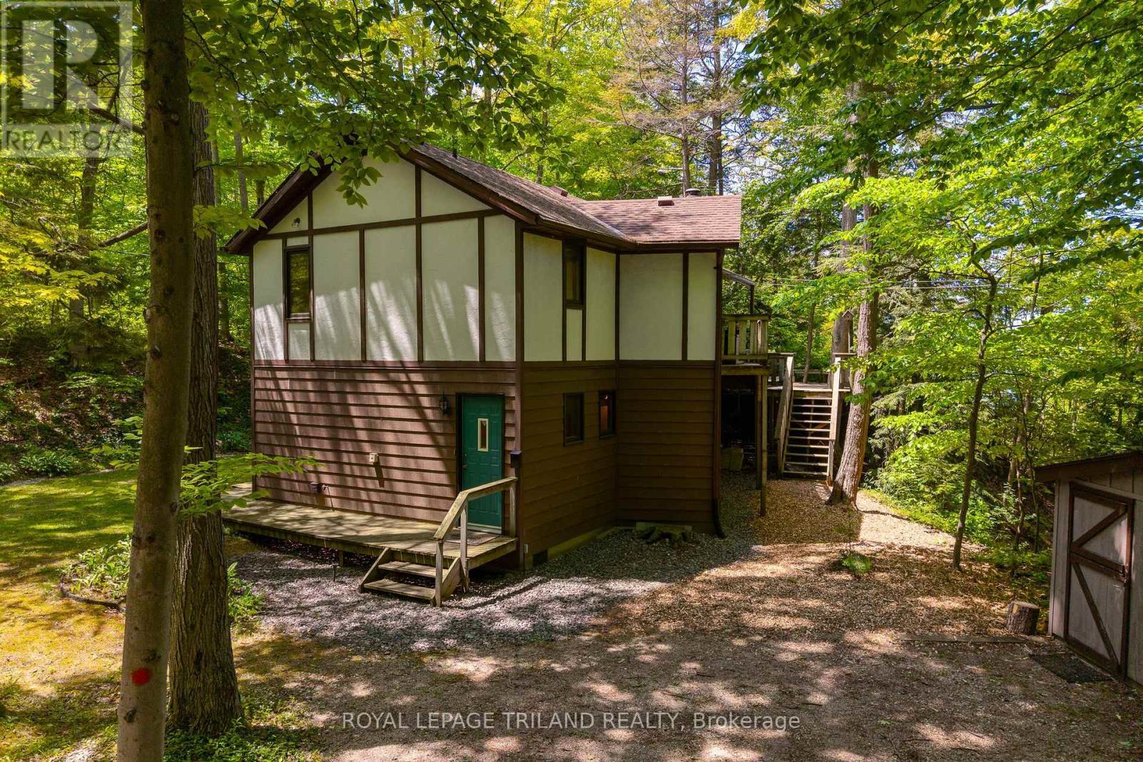 












75331 GLITTER BAY CRESCENT

,
Bluewater (Stanley),




Ontario
N0M1G0

