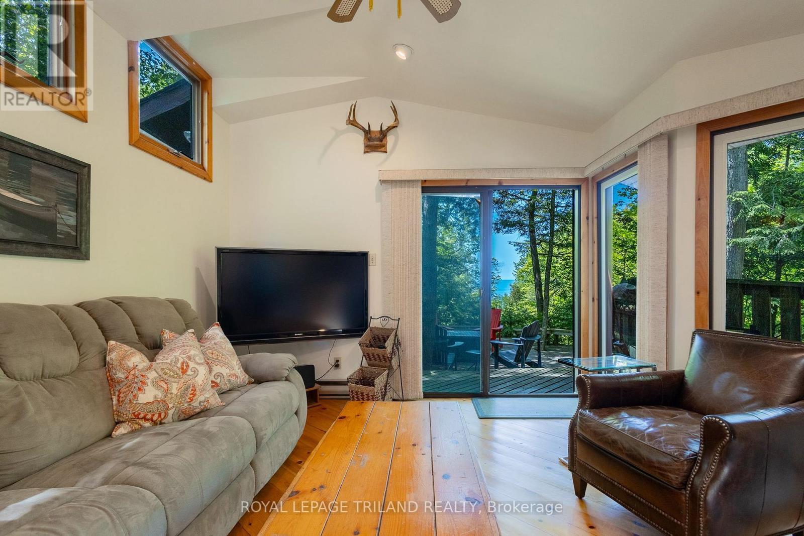 












75331 GLITTER BAY CRESCENT

,
Bluewater (Stanley),




Ontario
N0M1G0

