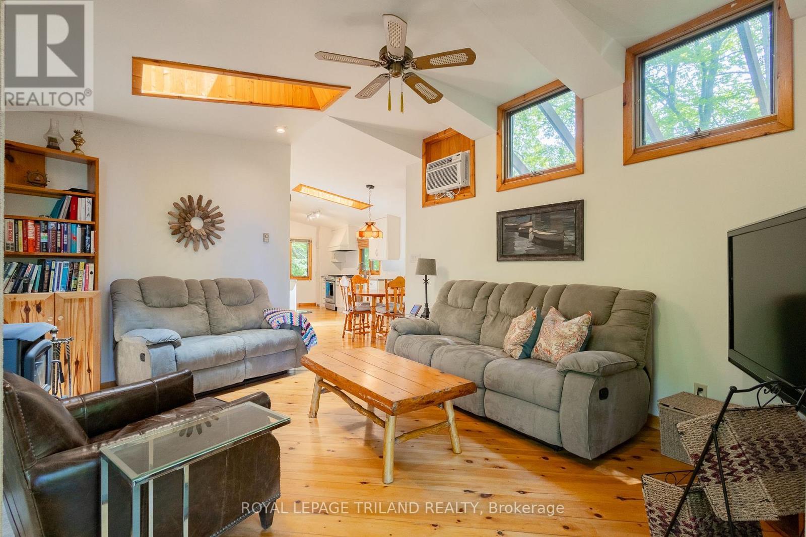 












75331 GLITTER BAY CRESCENT

,
Bluewater (Stanley),




Ontario
N0M1G0

