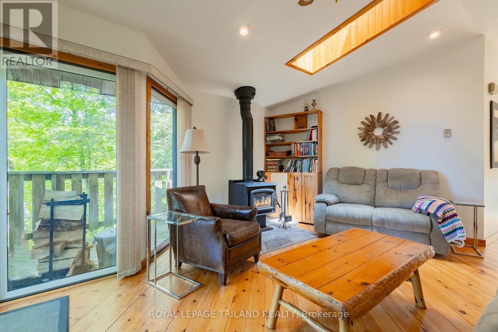 












75331 GLITTER BAY CRESCENT

,
Bluewater (Stanley),




Ontario
N0M1G0

