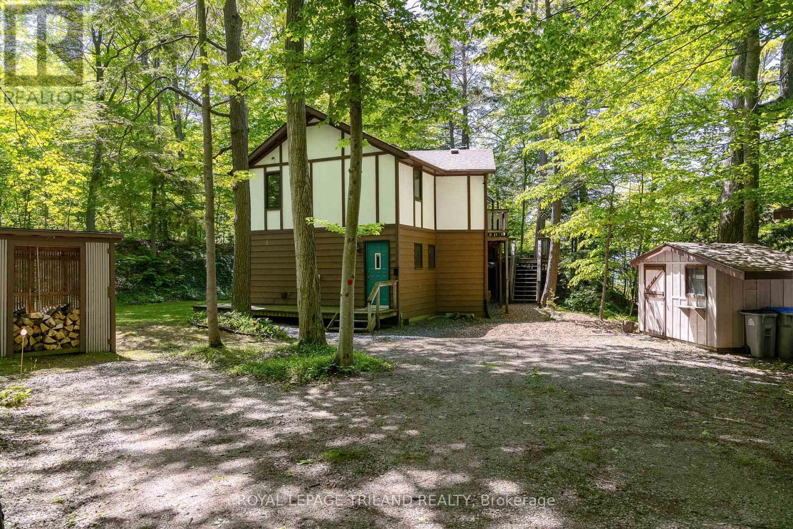 












75331 GLITTER BAY CRESCENT

,
Bluewater (Stanley),




Ontario
N0M1G0

