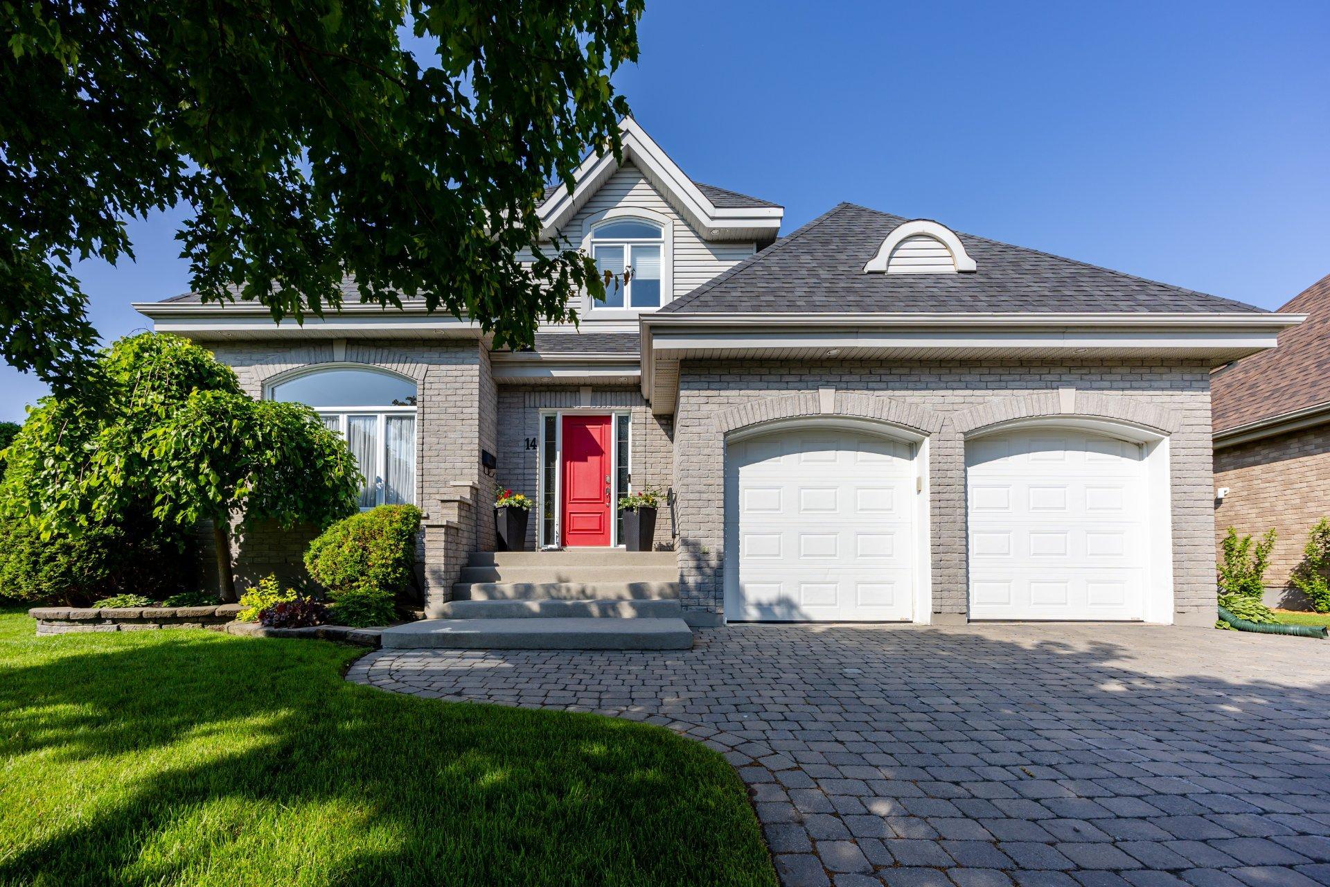 









14


Rue Vincent-Blouin

,
Kirkland,




QC
H9J4B2

