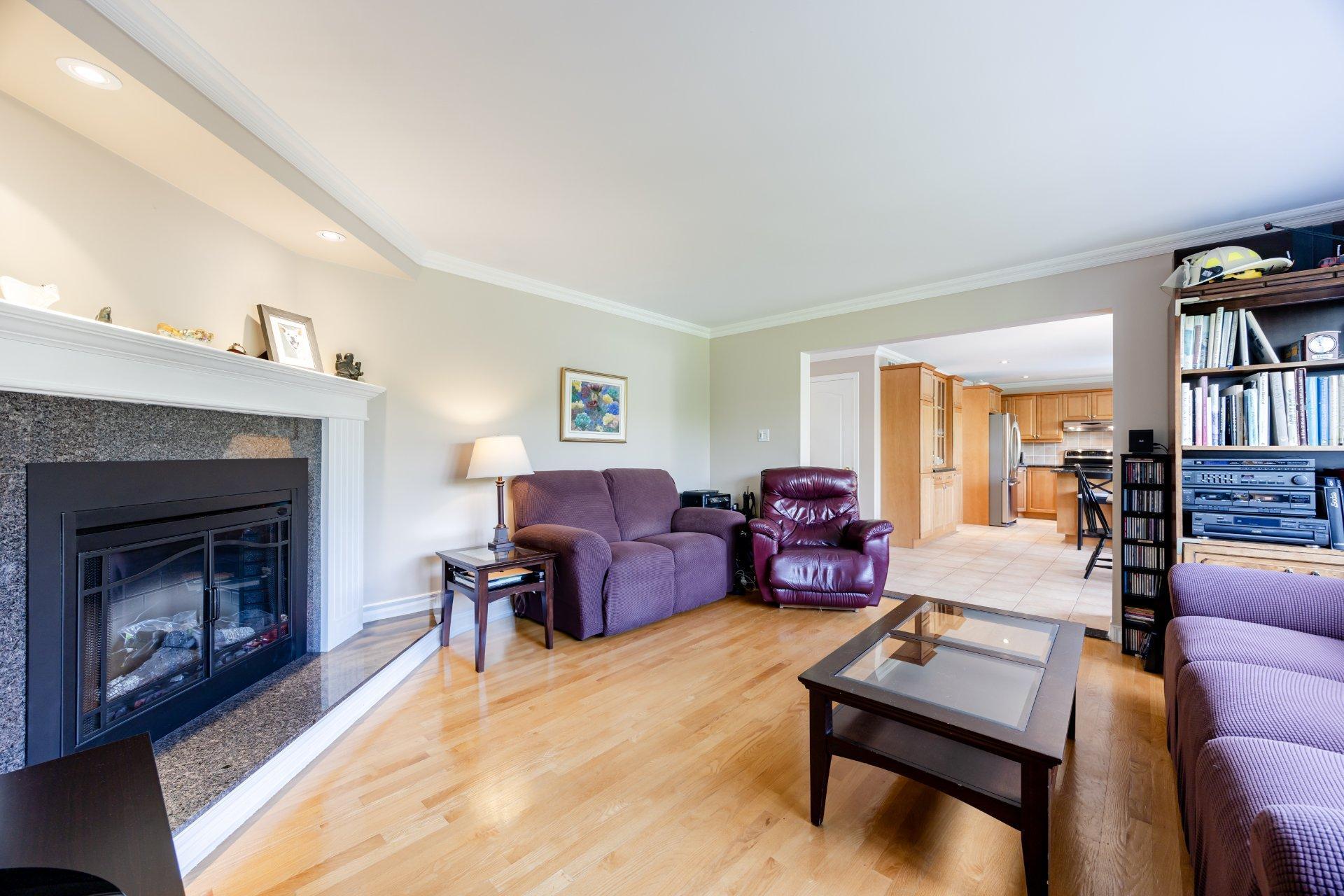 









14


Rue Vincent-Blouin

,
Kirkland,




QC
H9J4B2

