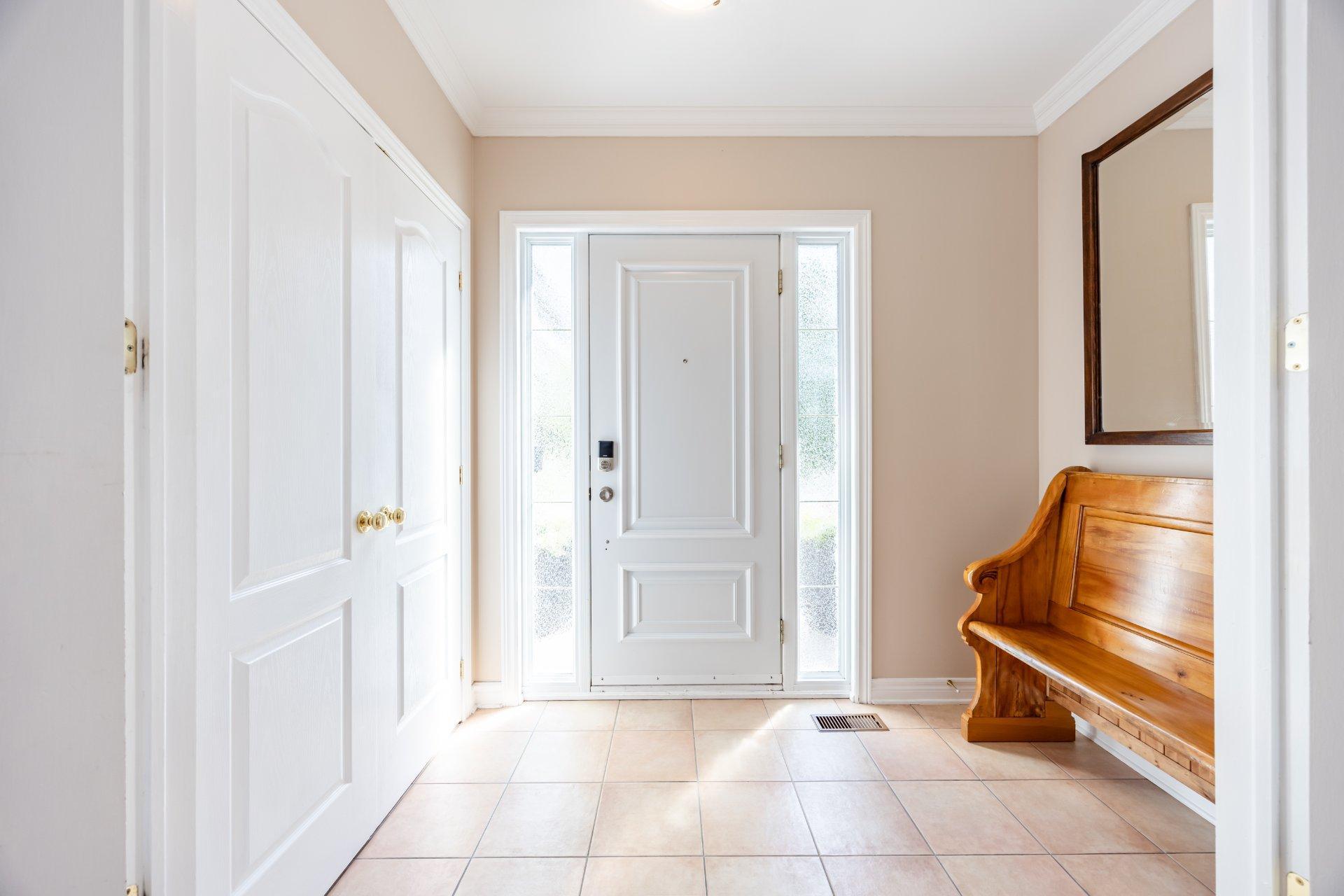 









14


Rue Vincent-Blouin

,
Kirkland,




QC
H9J4B2

