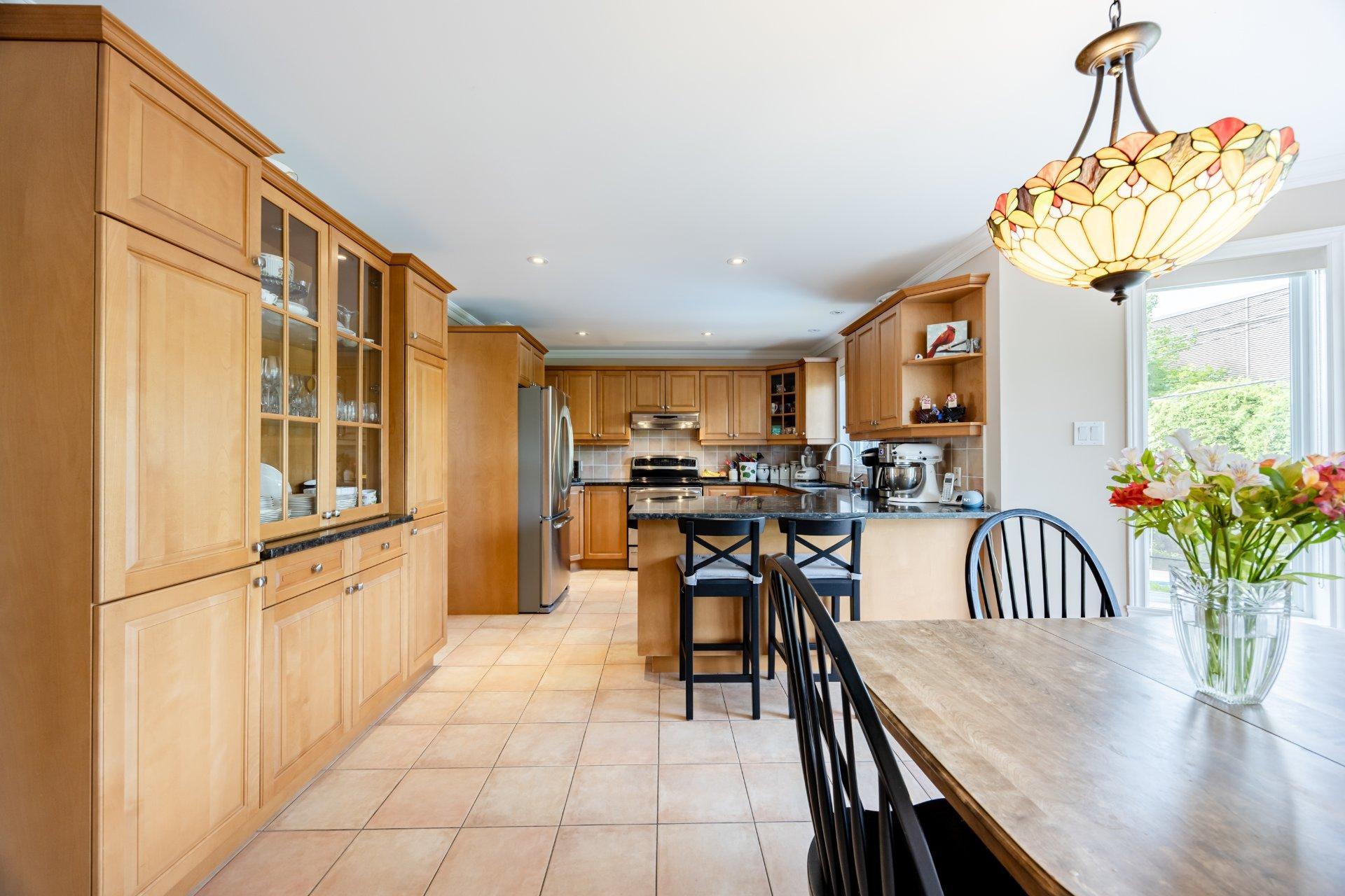 









14


Rue Vincent-Blouin

,
Kirkland,




QC
H9J4B2

