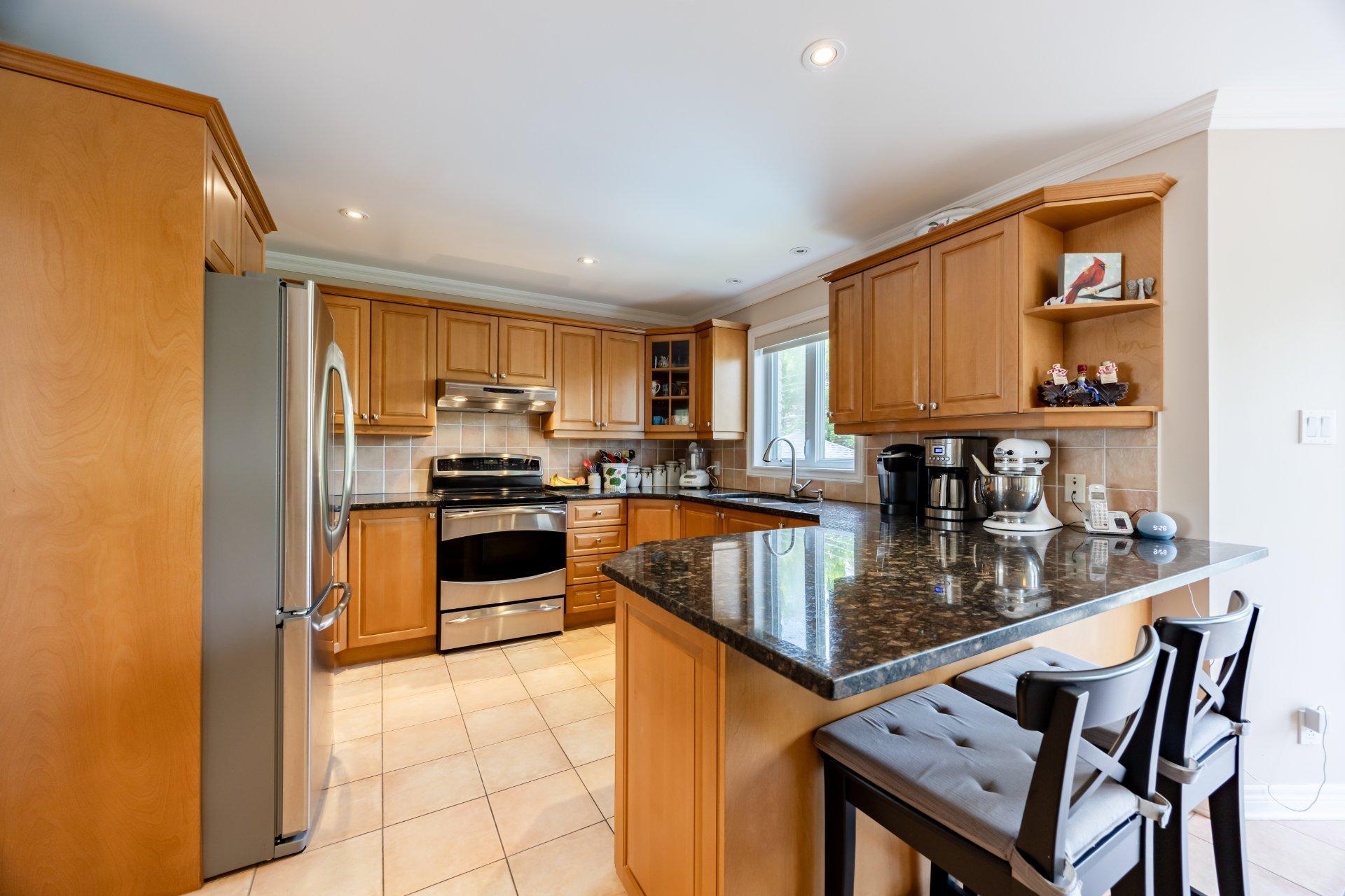 









14


Rue Vincent-Blouin

,
Kirkland,




QC
H9J4B2

